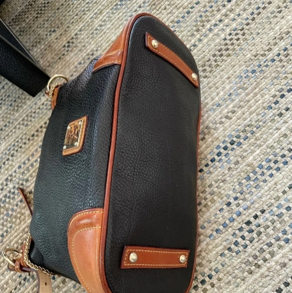 DOONEY & BOURKE Large Pebbled Leather Crossbody Bag w/ Gold Chain Strap Blue Tan - Picture 10 of 12